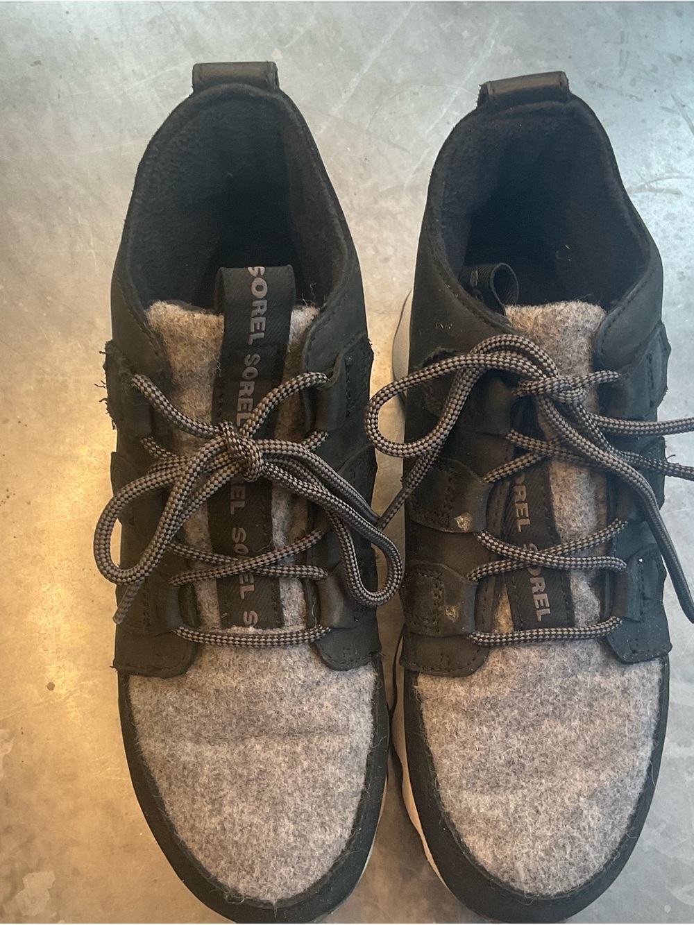 Sorel Men’s Black and Gray Felt Lace-Up Sneakers